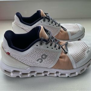 Women’s on cloud tennis shoes